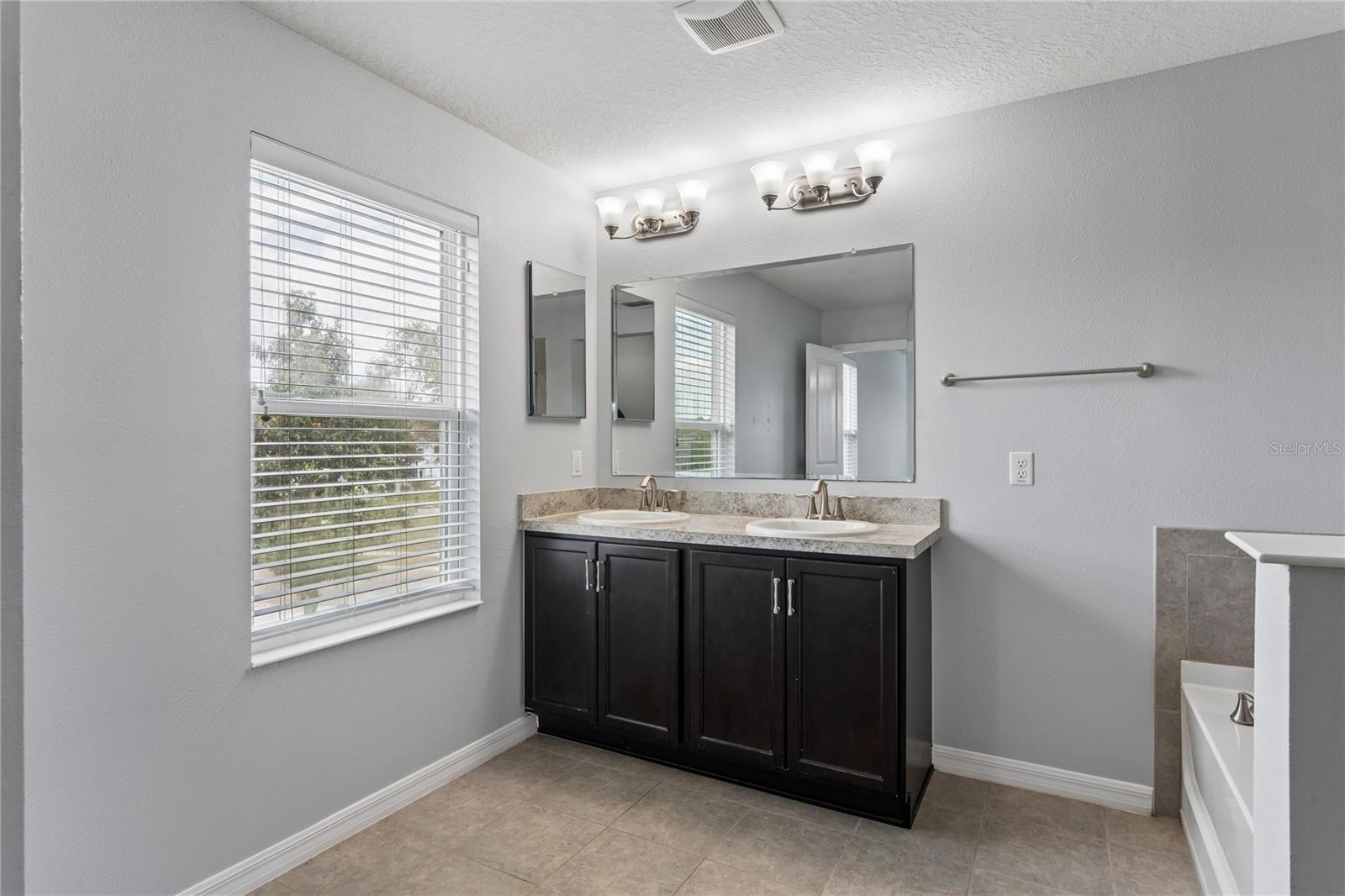 LONE STAR RANCH - Residential