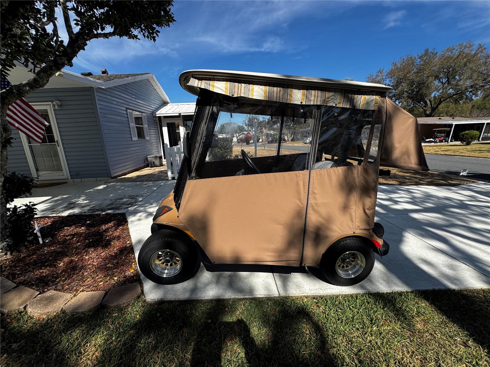 LADY LAKE ORANGE BLOSSOM GARDENS UNIT 12 - Residential Lease