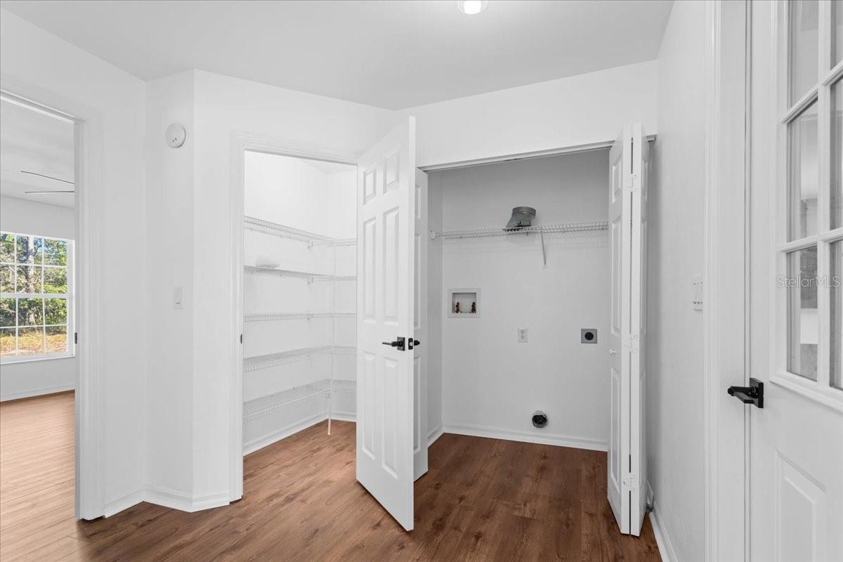 OLD TOWN OAKS - Residential