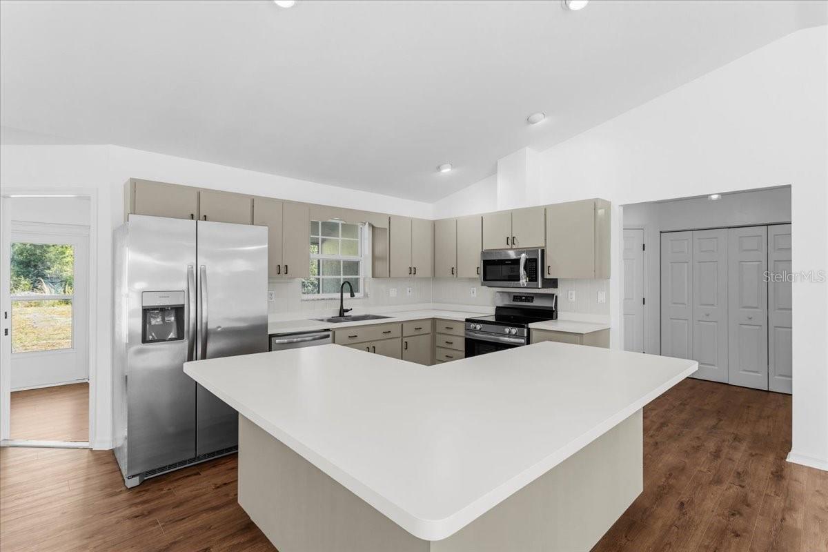 OLD TOWN OAKS - Residential