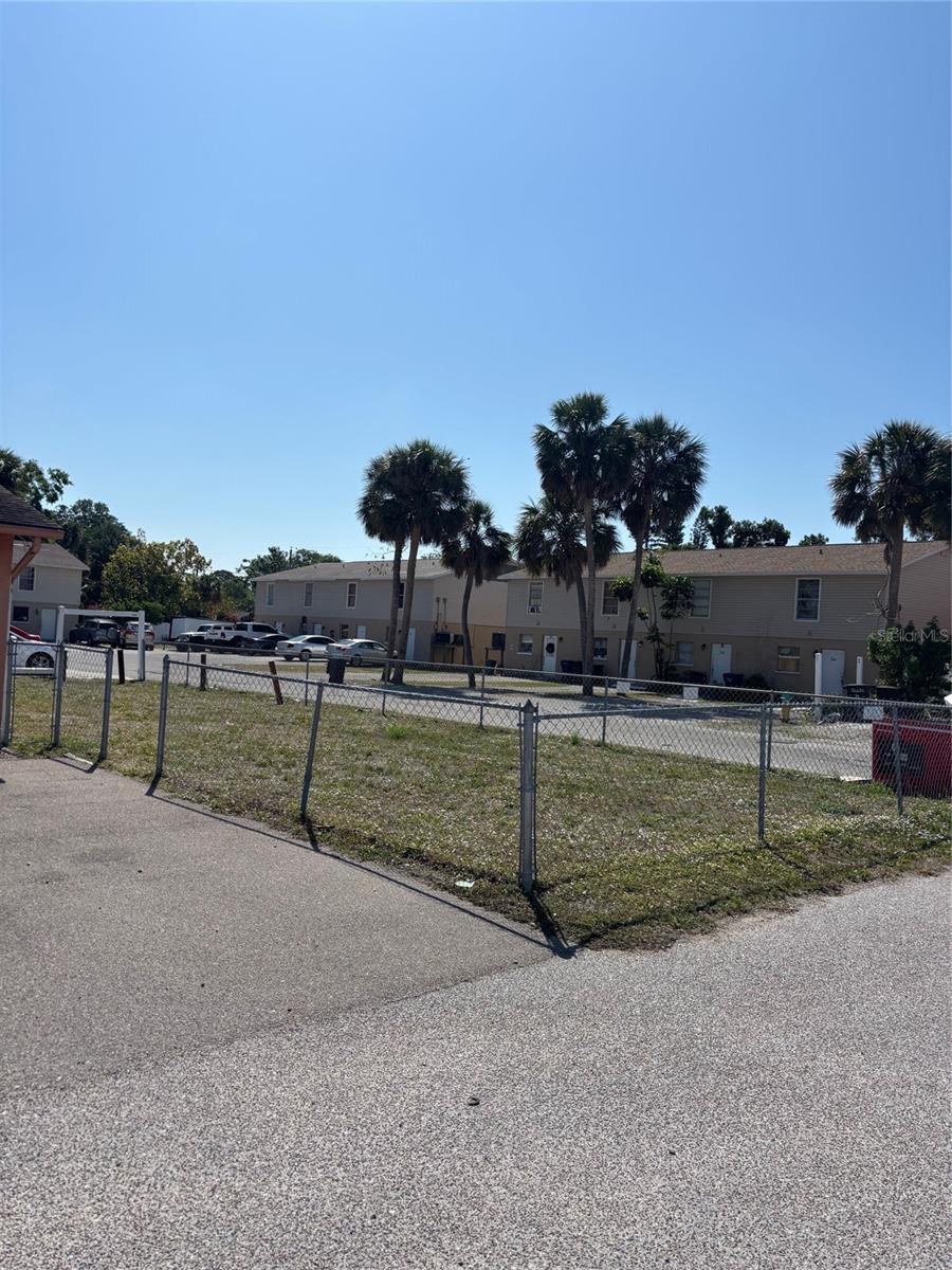 ACREAGE & UNREC - Residential Income
