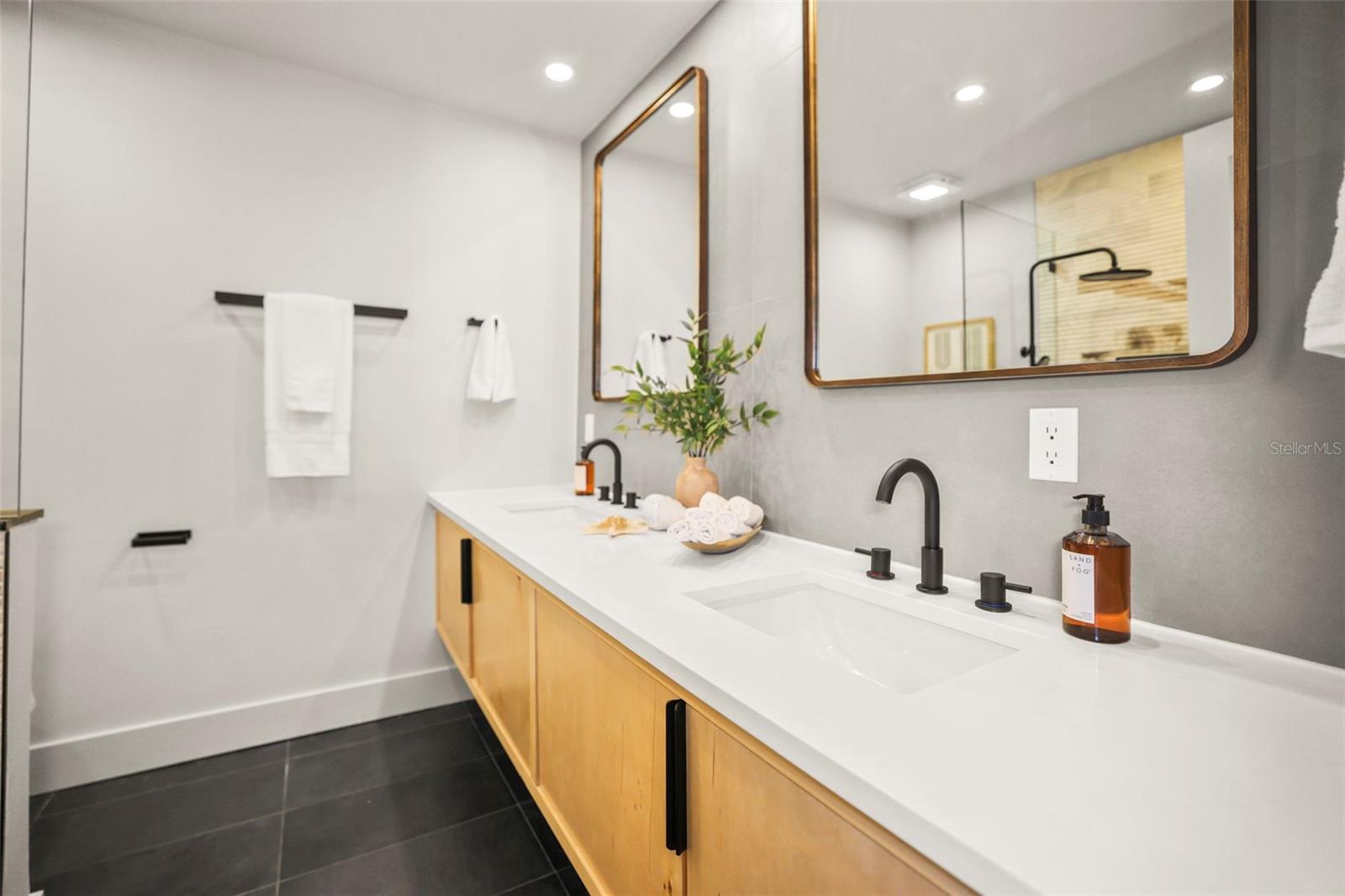 FAIRWAY ESTATES 5TH ADD - Residential