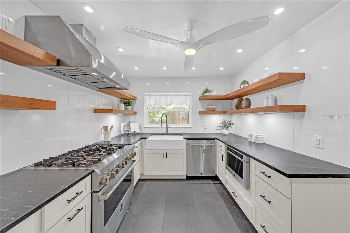 ROUSLYNN - Residential