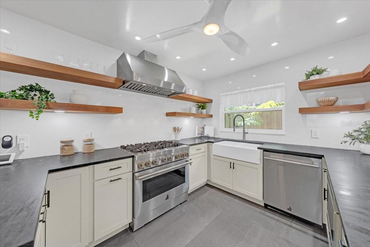ROUSLYNN - Residential