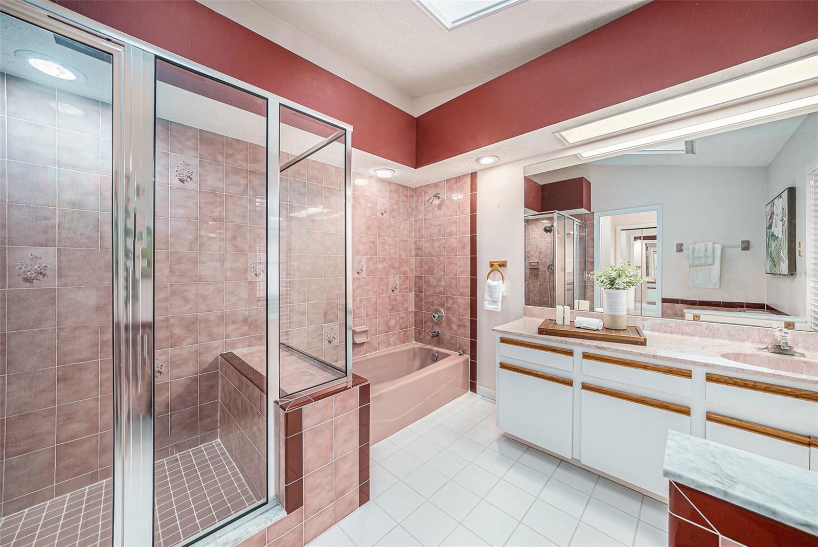 LAKE BERNADETTE GARDENS - Residential