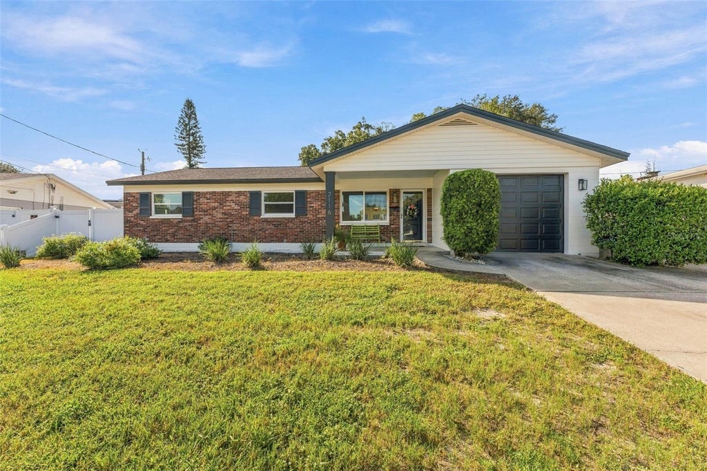 Photo of 2116 W Minnehaha Street, Tampa, FL 33604 (MLS # TB8554630)