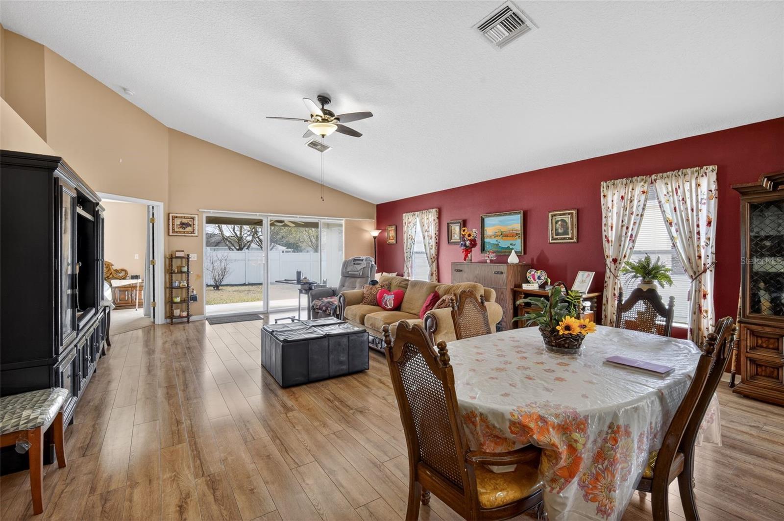 SPRING RIDGE - Residential