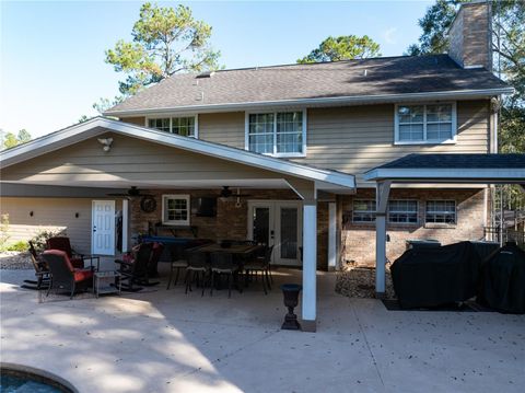 A home in LAKE CITY