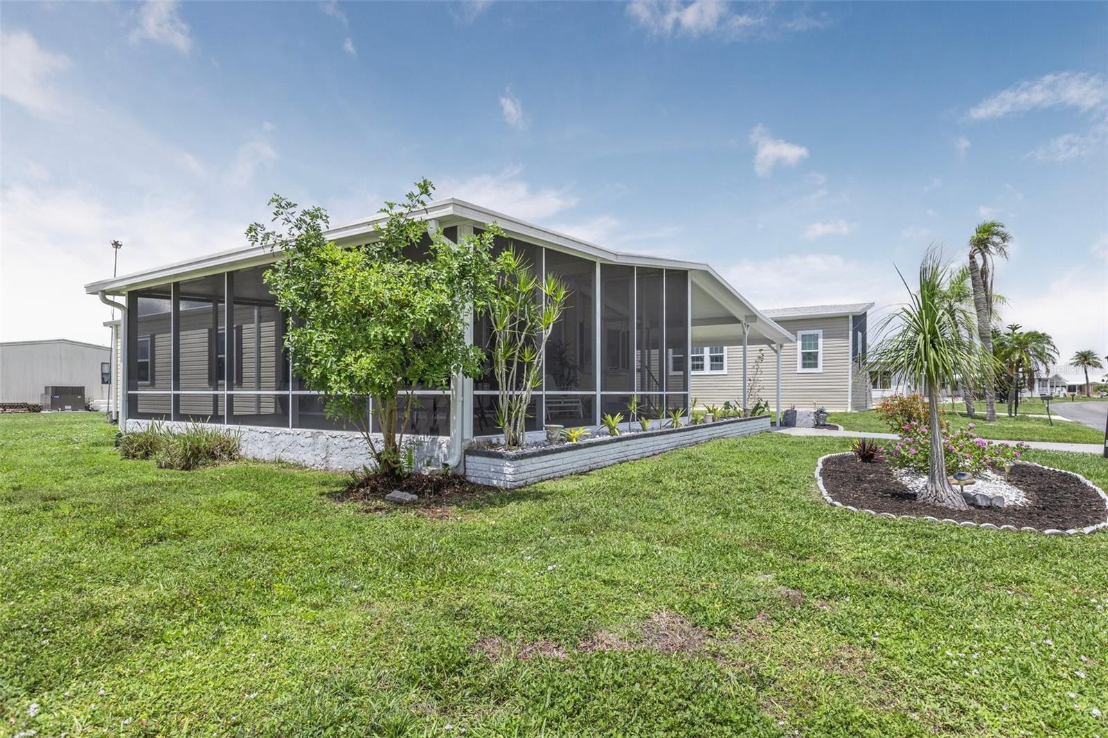 LA CASA MHP CO-OP - Residential