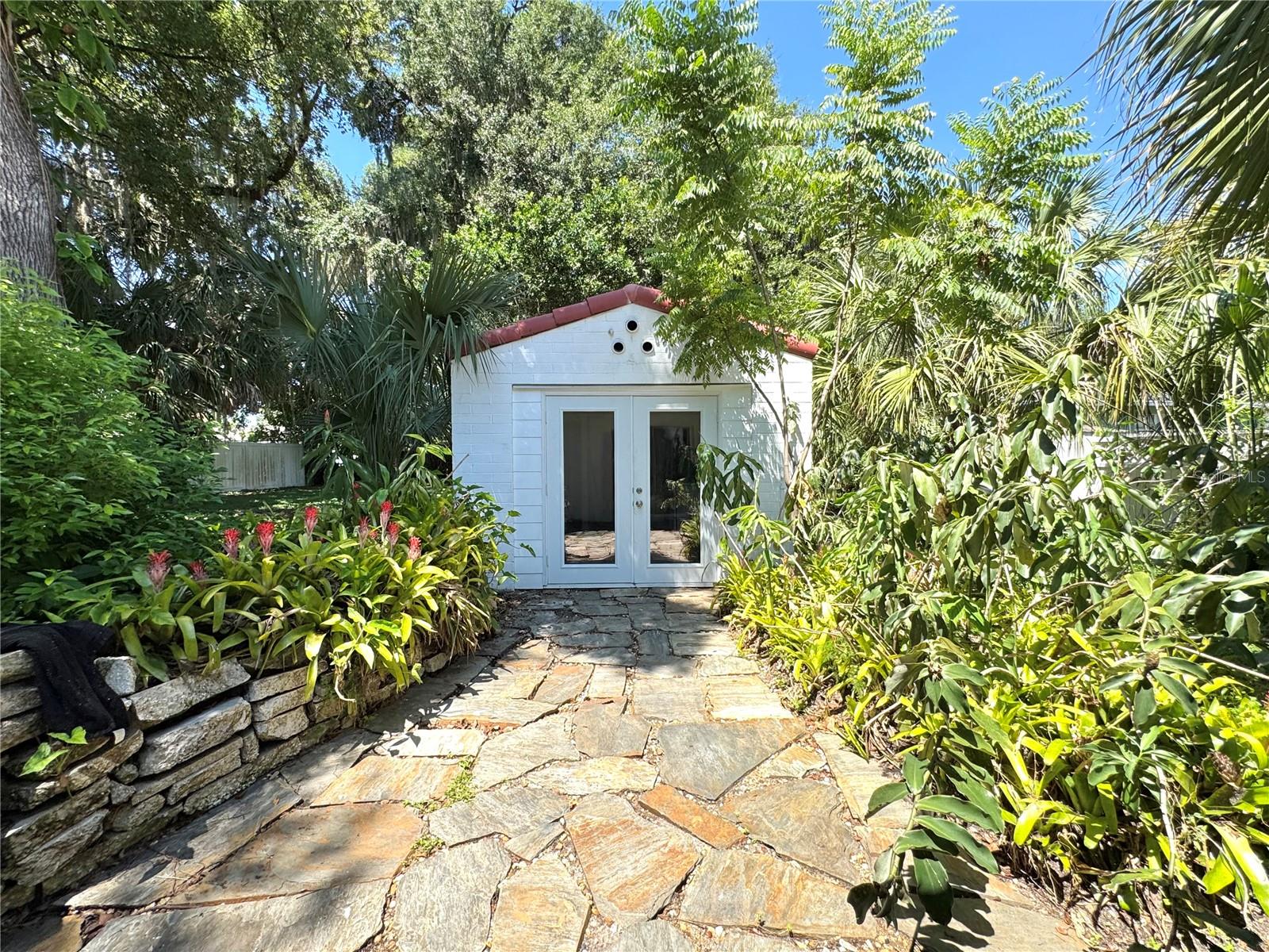 1116 S MILLS AVENUE