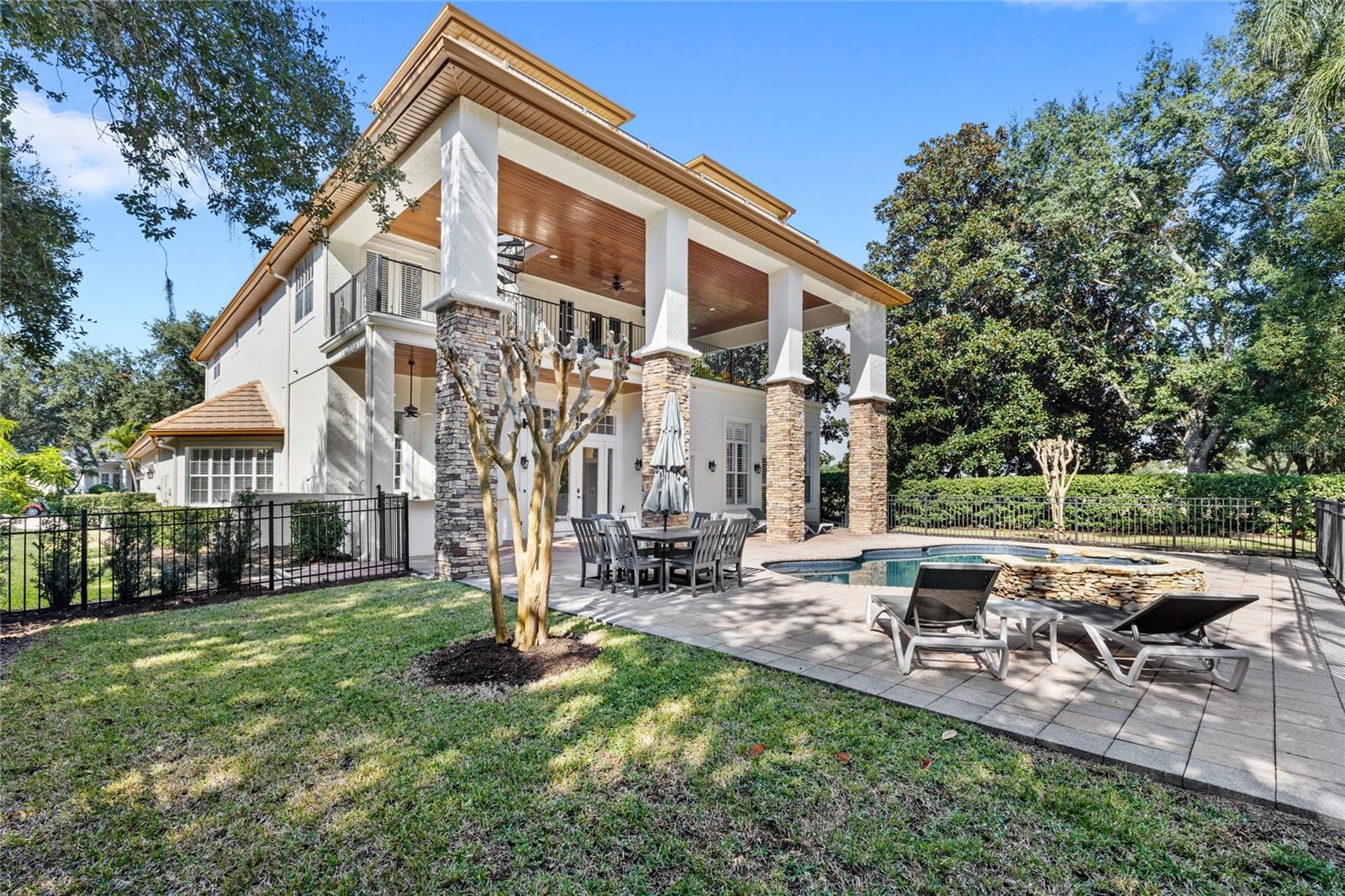 KEENES POINTE - Residential