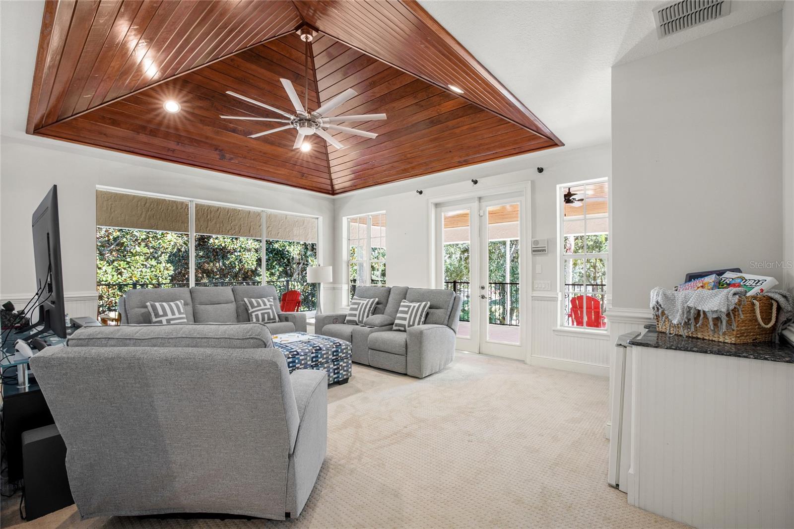 KEENES POINTE - Residential