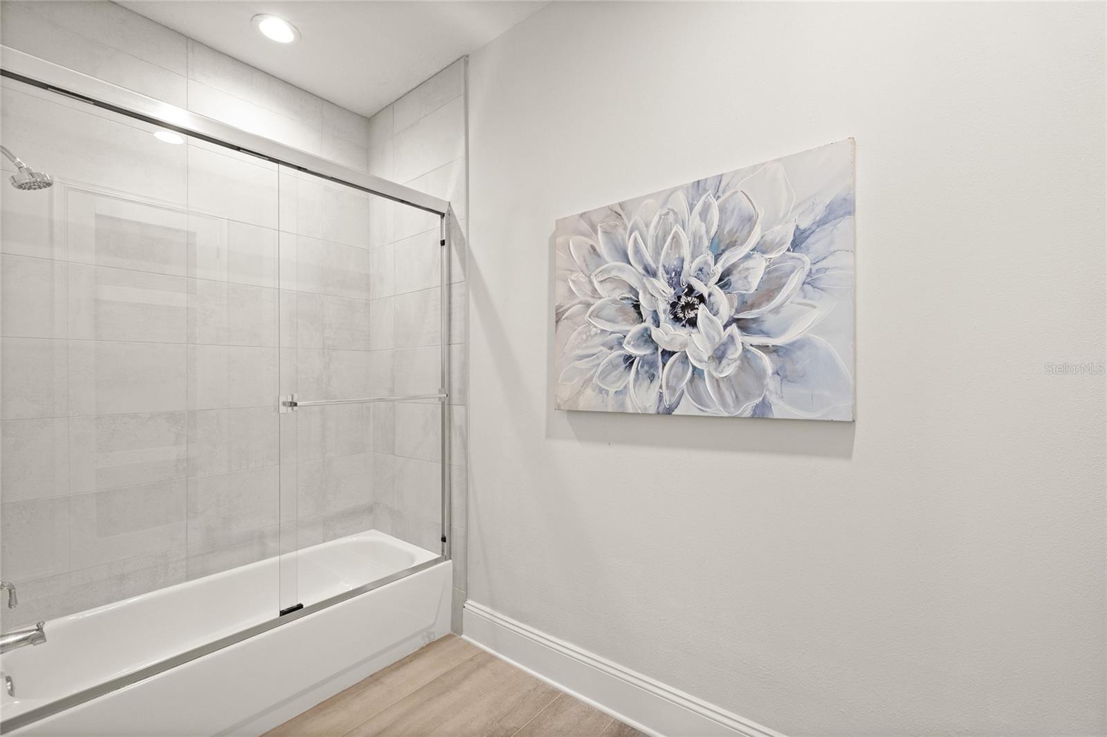 KEENES POINTE - Residential