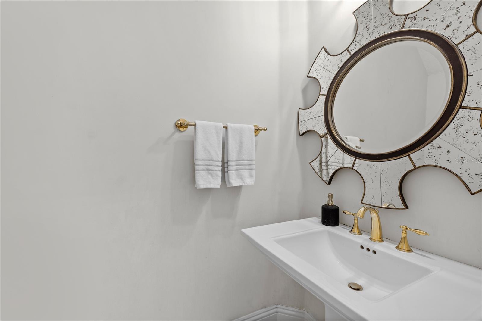 KEENES POINTE - Residential