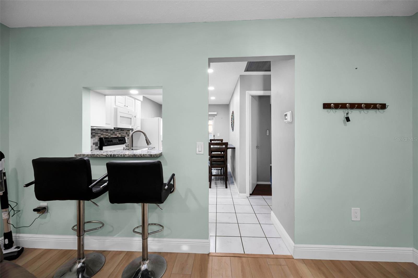 HEATHER HILL APTS - Residential