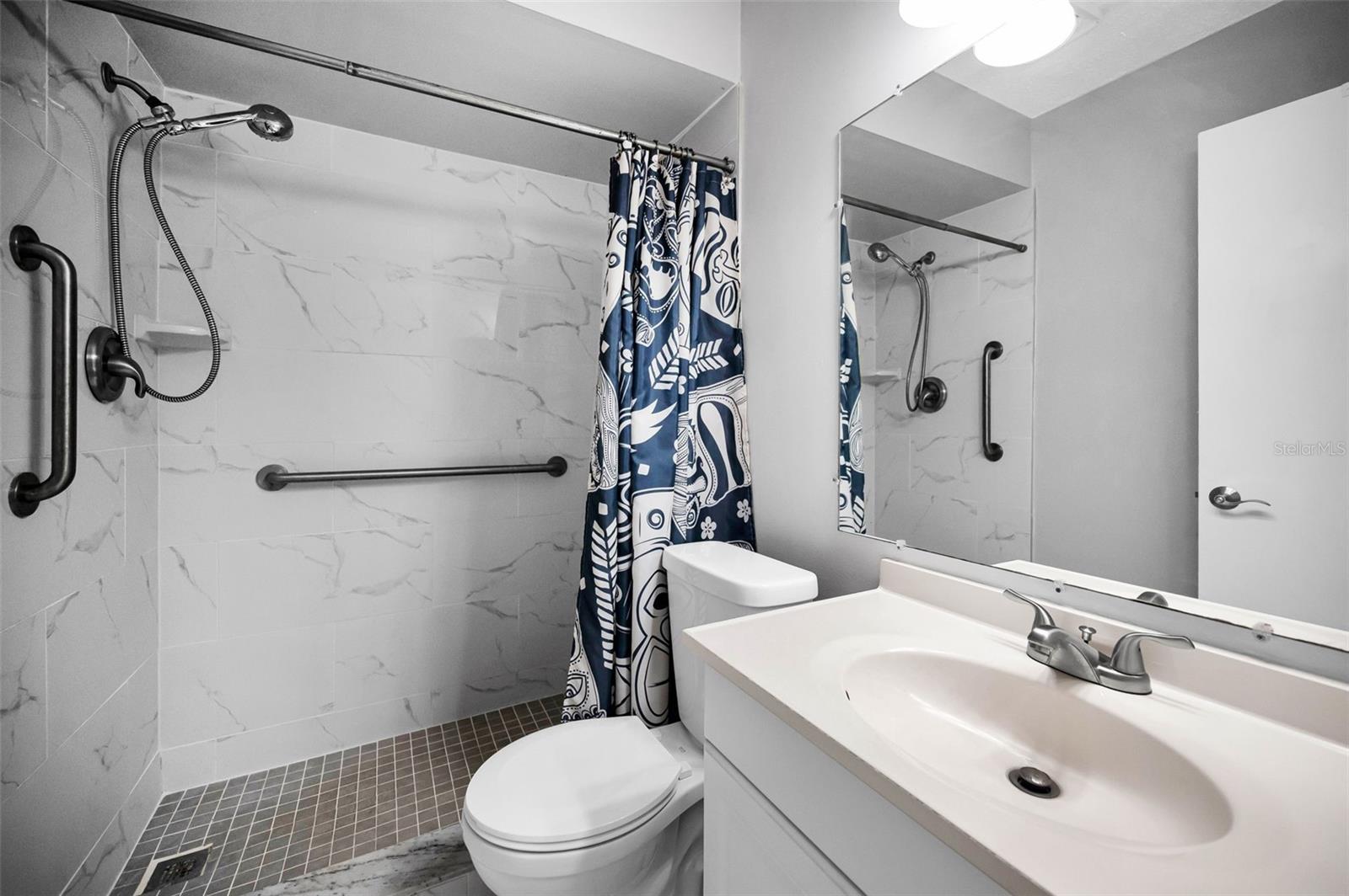 HEATHER HILL APTS - Residential