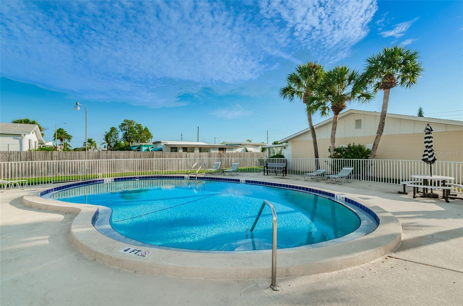 HEATHER HILL APTS - Residential