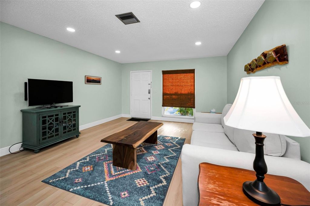 Photo of 859 Oxford Court, Dunedin, FL 34698 (MLS # TB8501250)