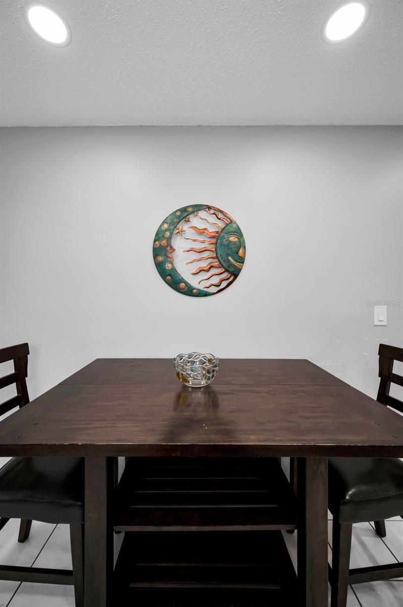 HEATHER HILL APTS - Residential