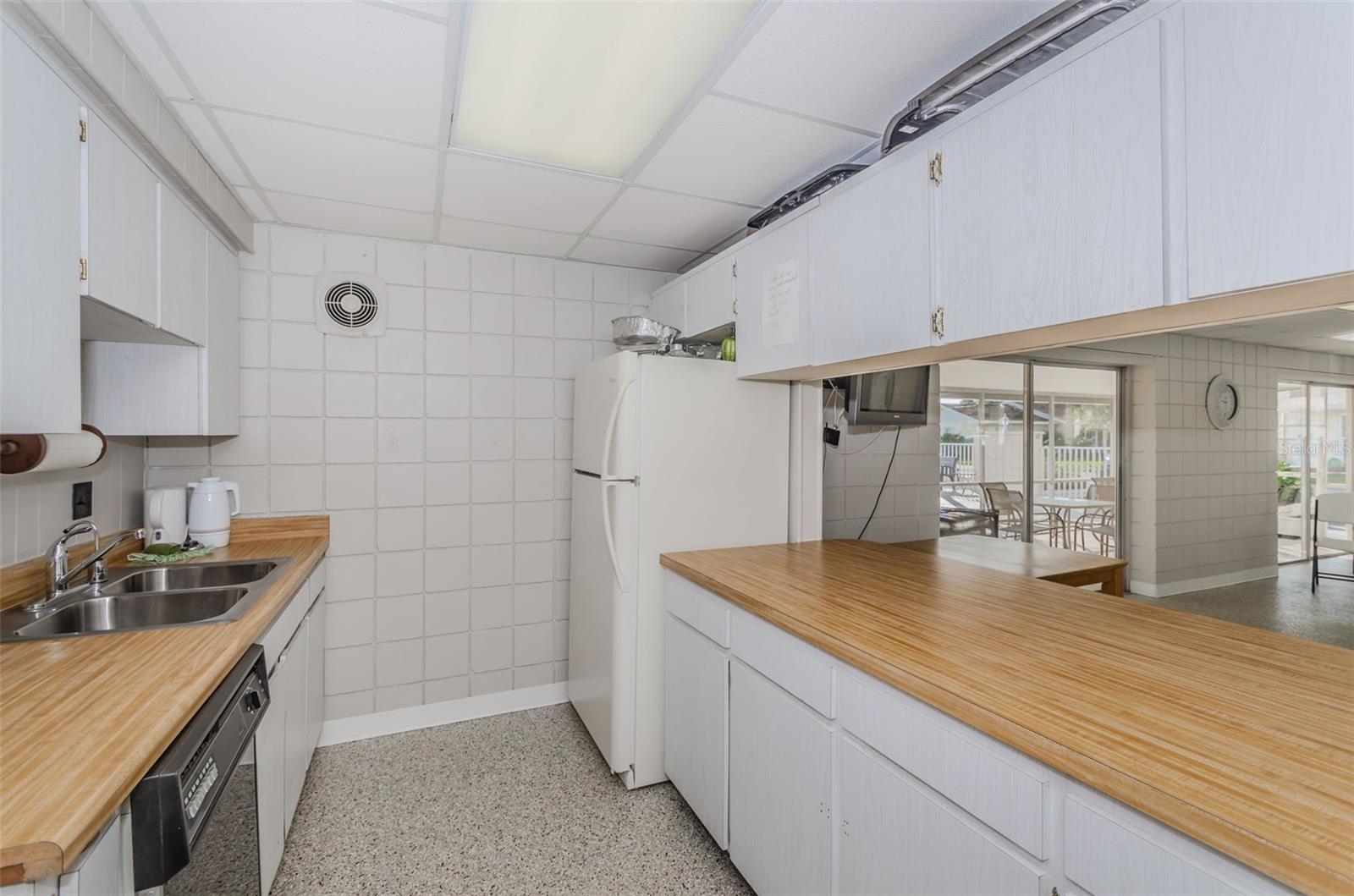 HEATHER HILL APTS - Residential