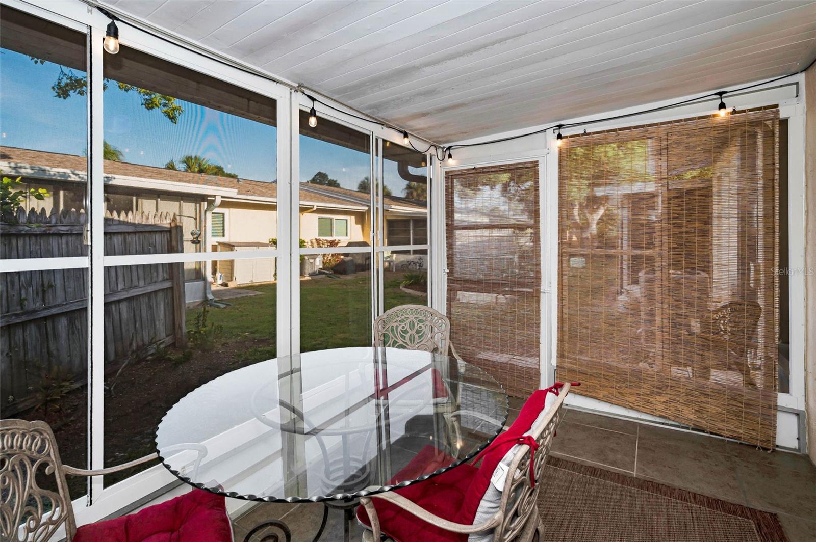 HEATHER HILL APTS - Residential