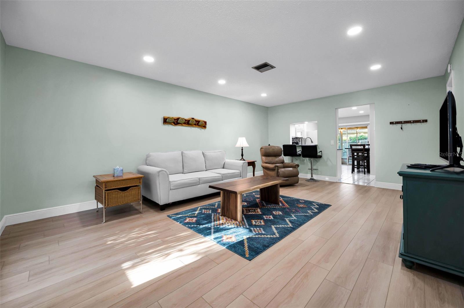 HEATHER HILL APTS - Residential