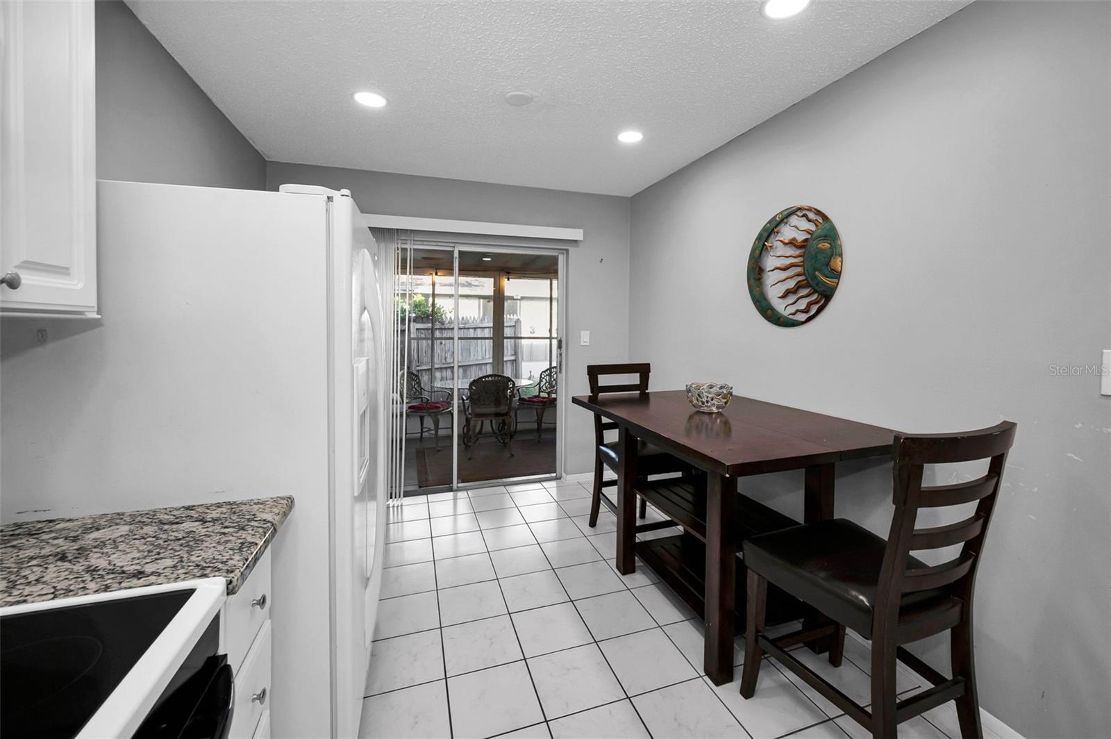 HEATHER HILL APTS - Residential