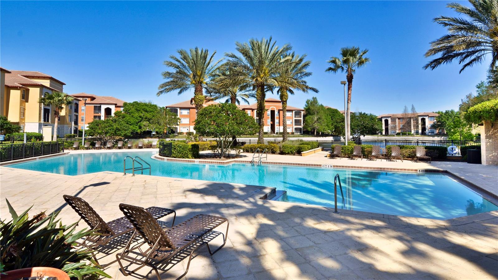 SERENATA CONDO - Residential