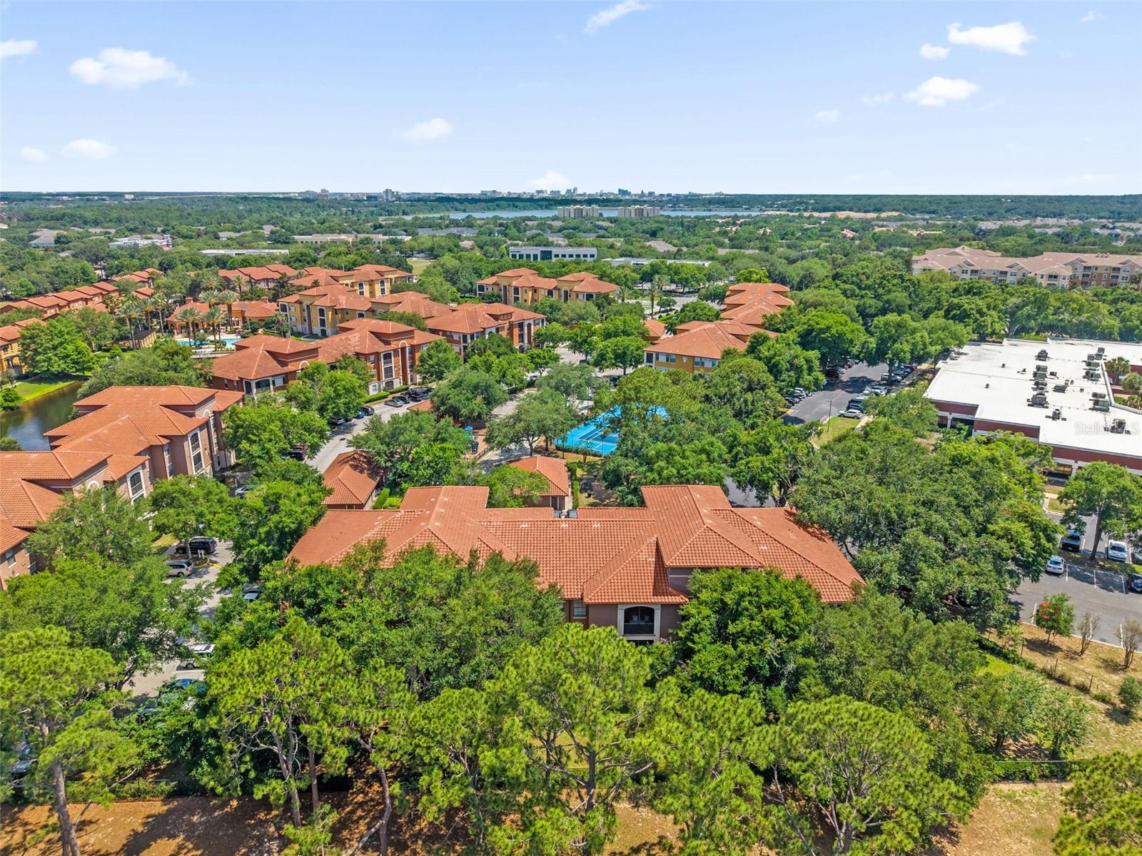 SERENATA CONDO - Residential