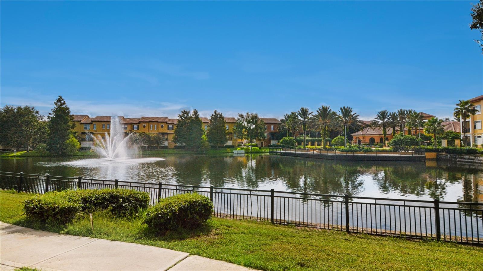 SERENATA CONDO - Residential