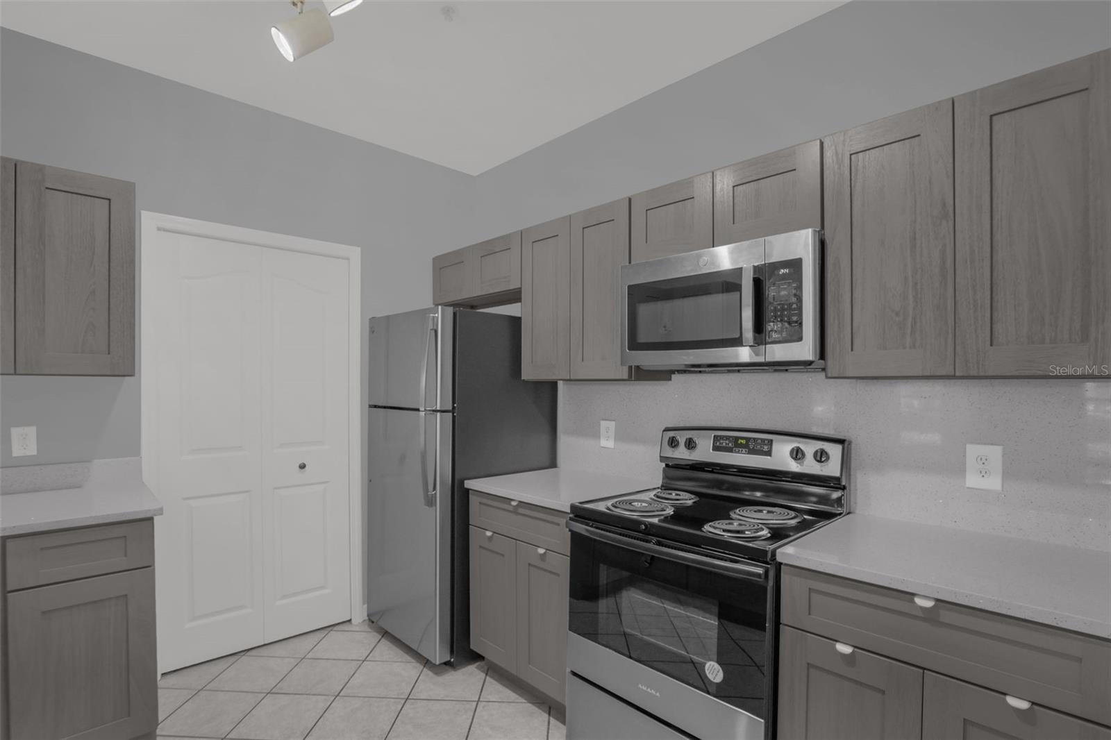 SERENATA CONDO - Residential