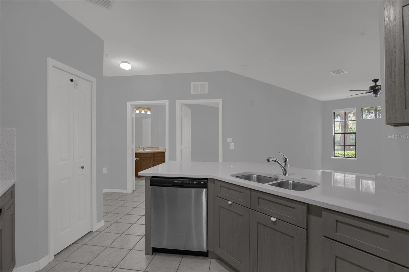 SERENATA CONDO - Residential