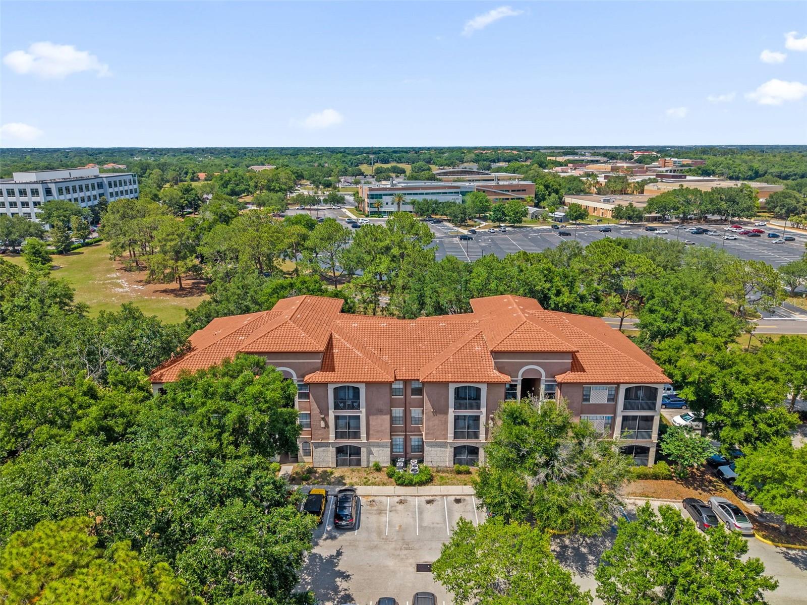 SERENATA CONDO - Residential