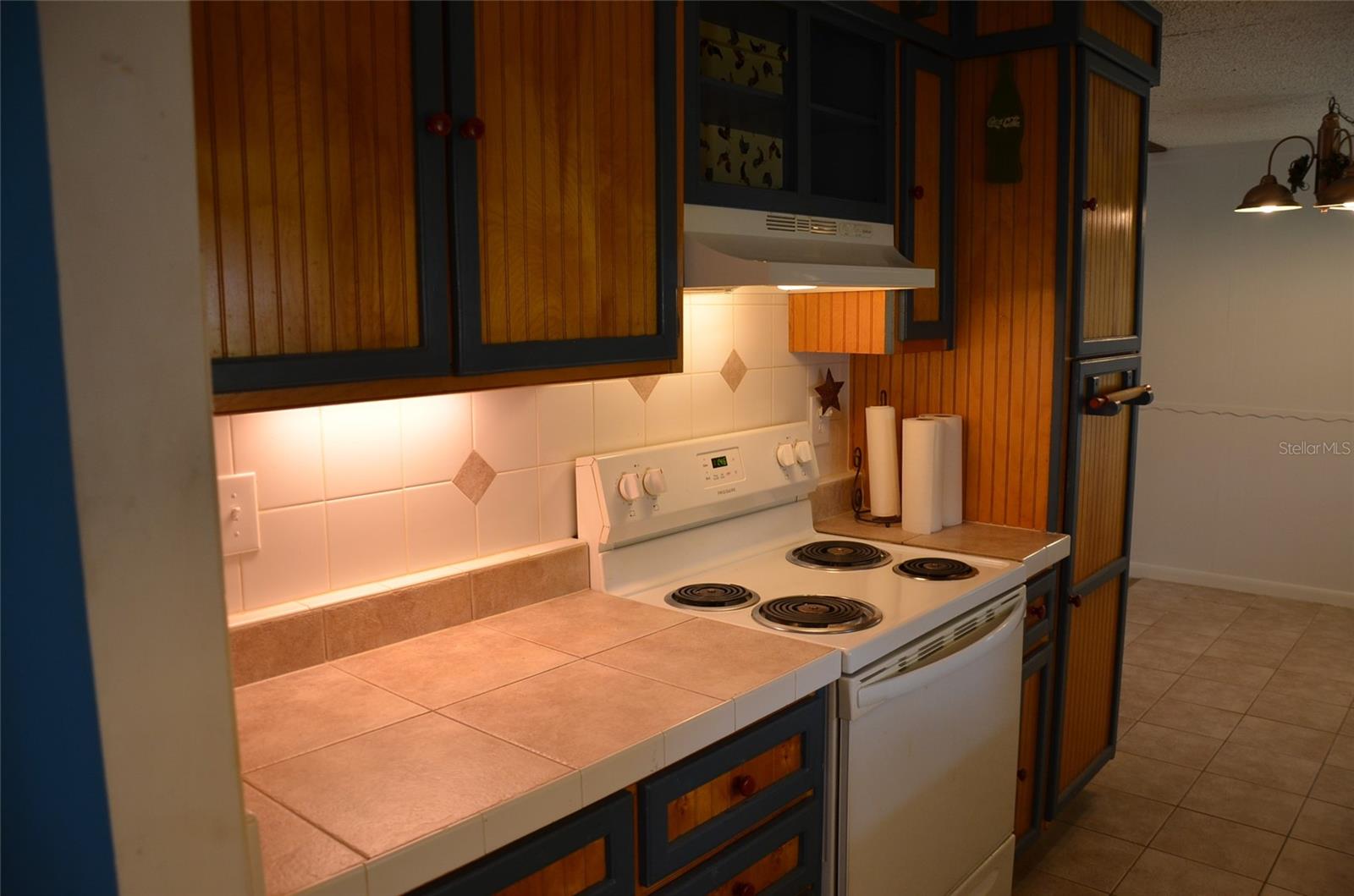 LAKE GERTRUDE MANOR - Residential