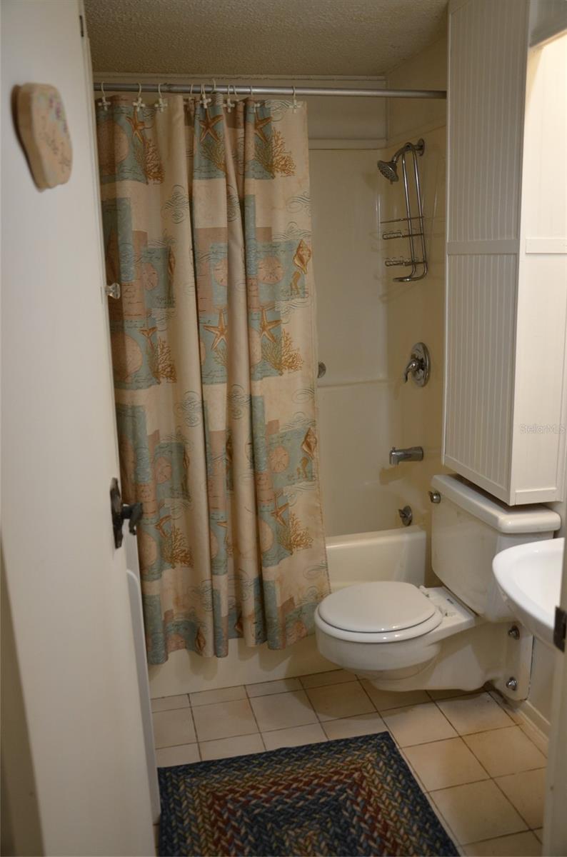 LAKE GERTRUDE MANOR - Residential