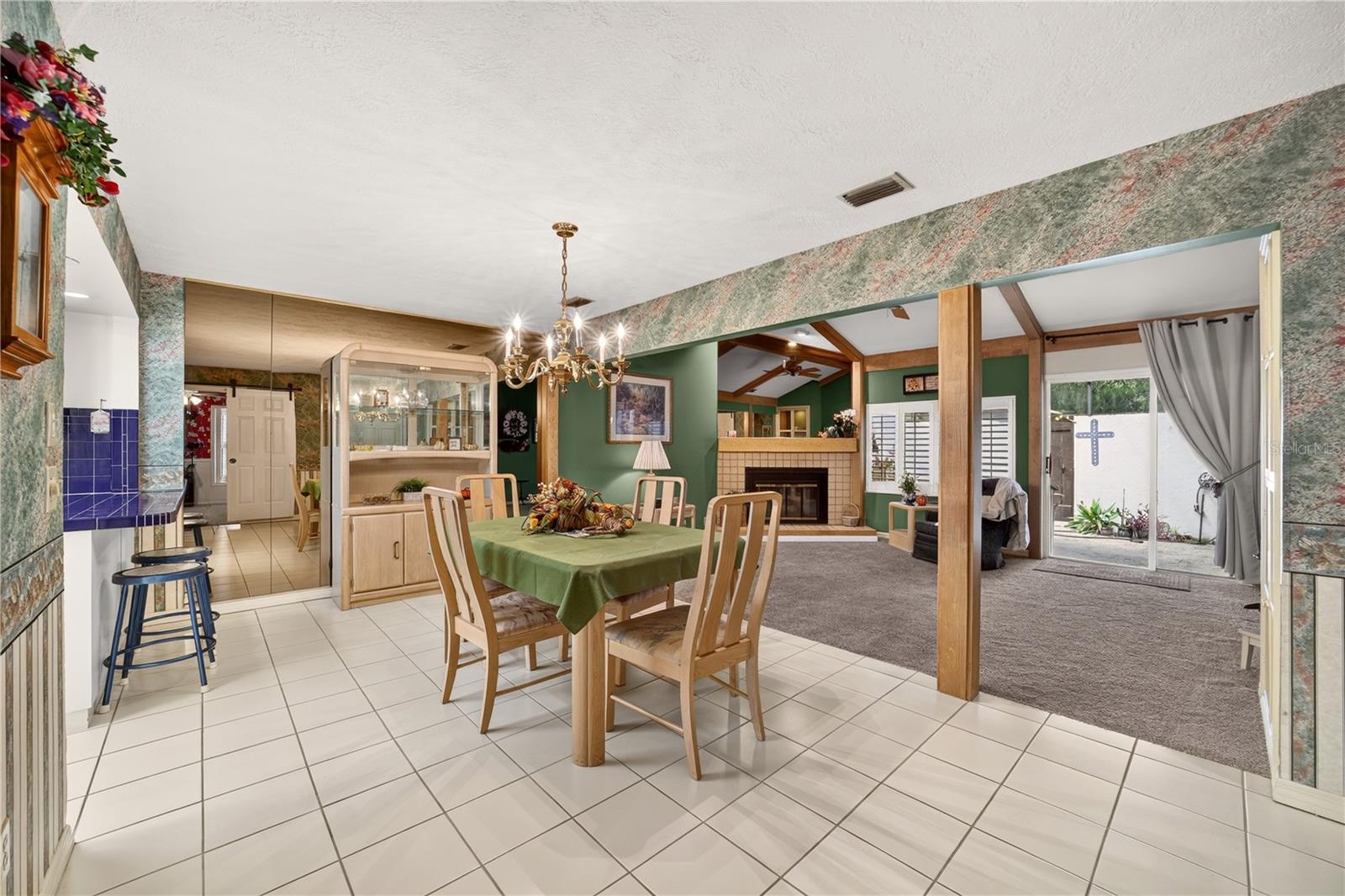1708 NE 38TH AVENUE