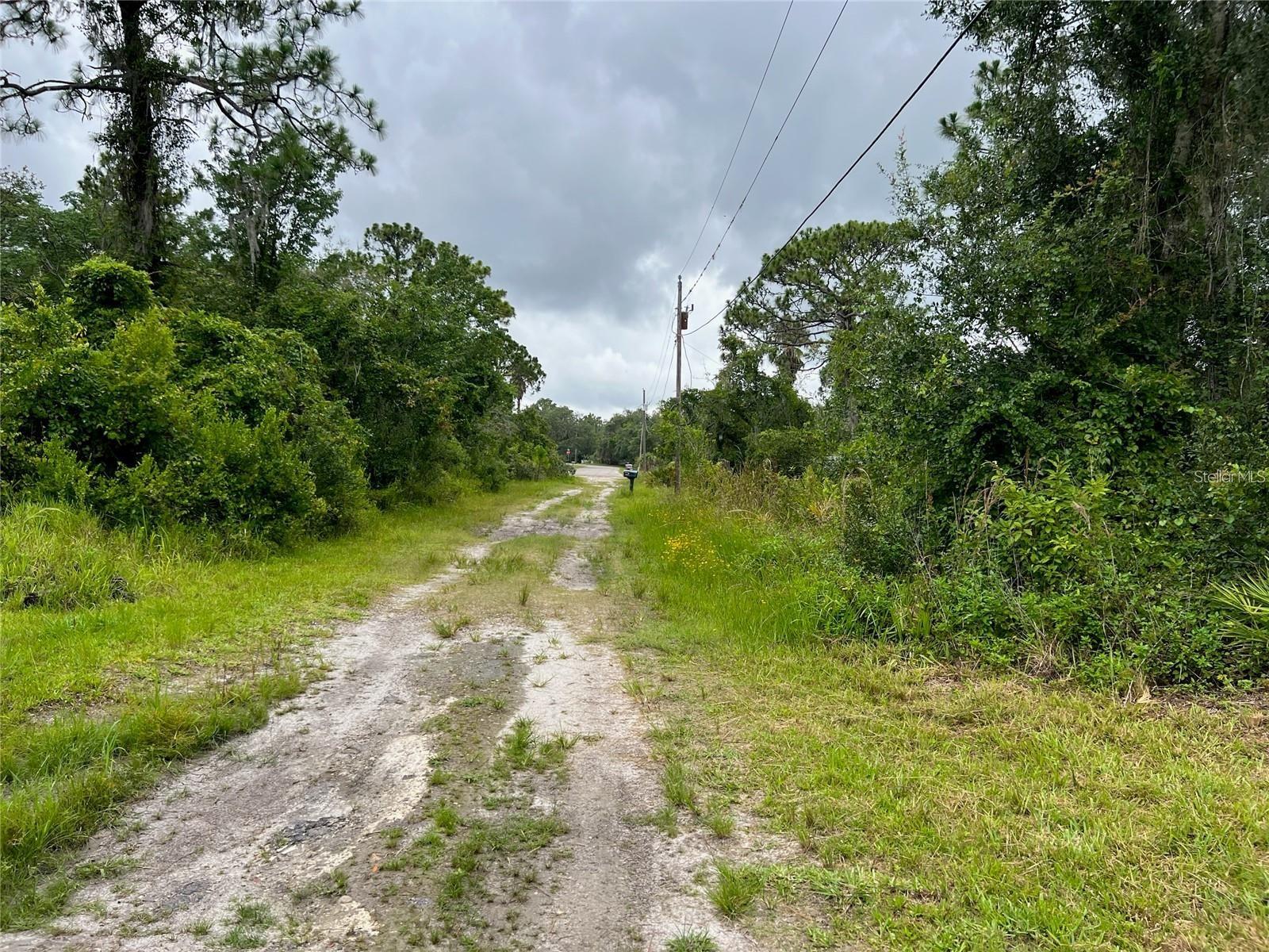 MOON LAKE ESTATES - Land