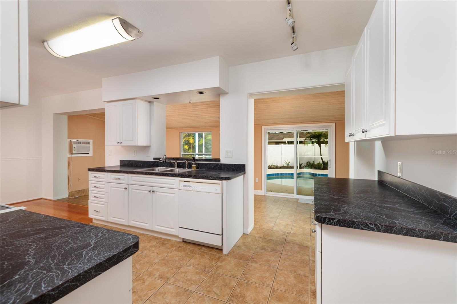 OAKHURST GROVES - Residential