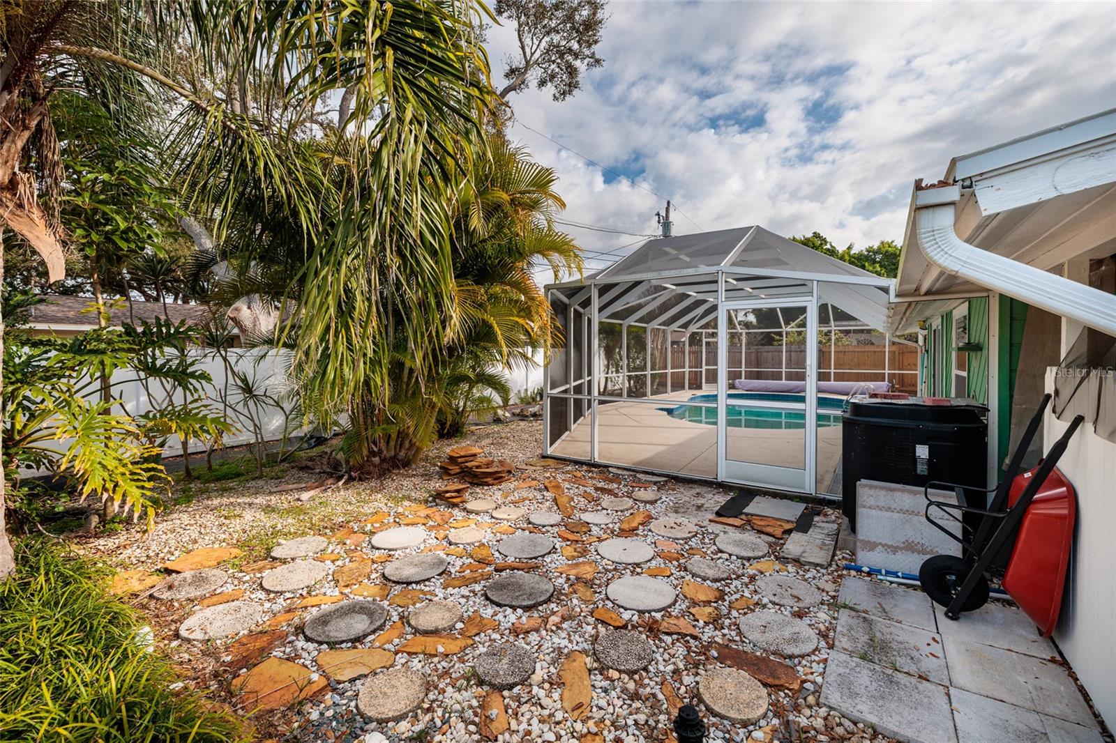 OAKHURST GROVES - Residential