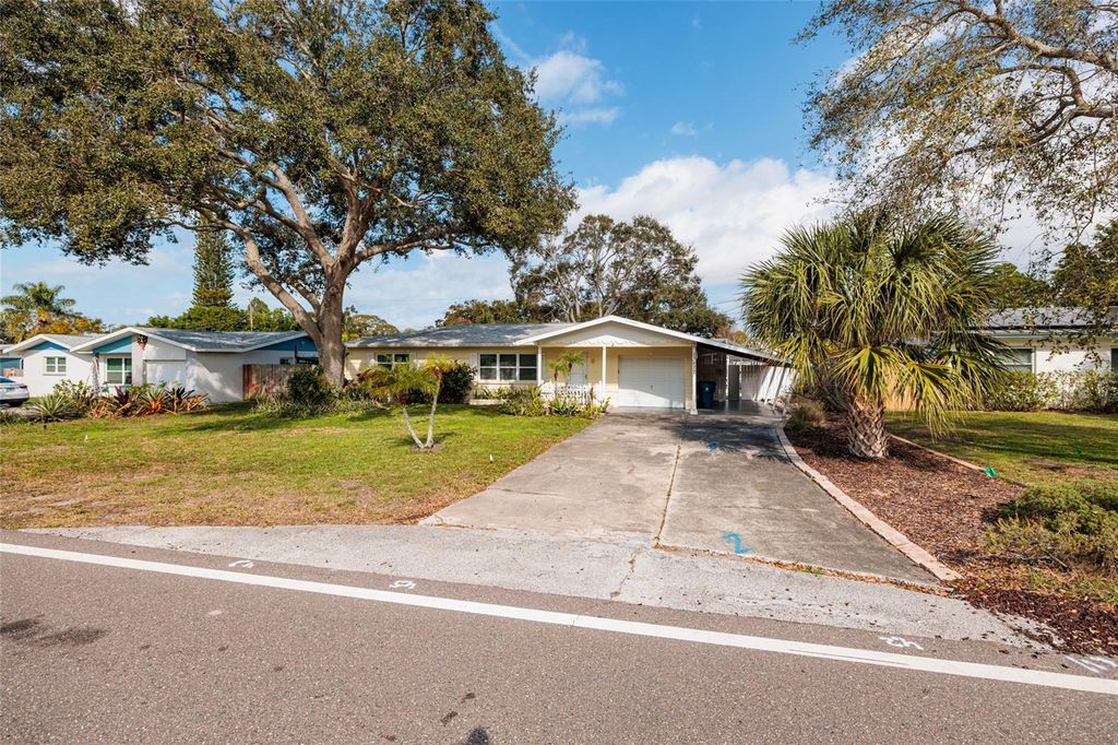 Photo of 13877 94th Avenue, Seminole, FL 33776 (MLS # TB8463587)