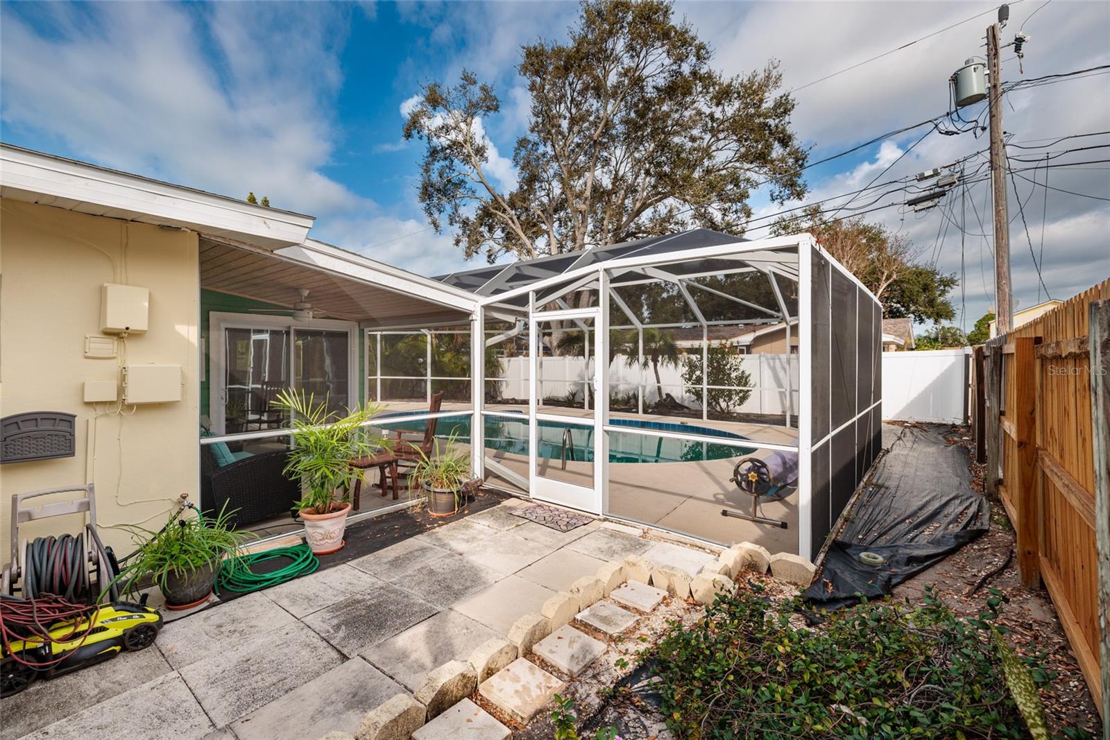 OAKHURST GROVES - Residential