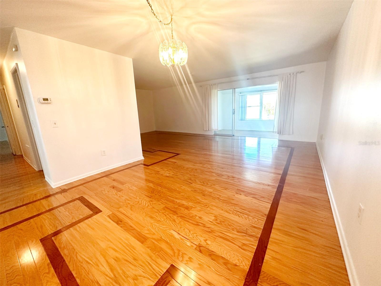 1819 SHORE DRIVE S 307