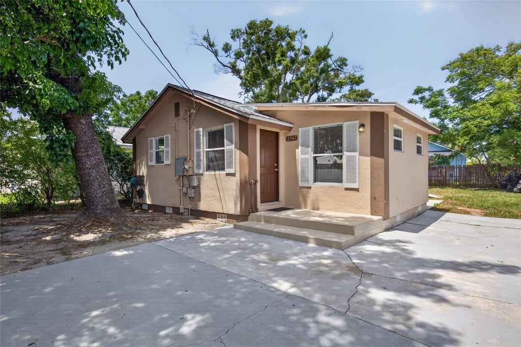 Photo of 2947 Gillespie Avenue, Sarasota, FL 34234 (MLS # TB8520023)