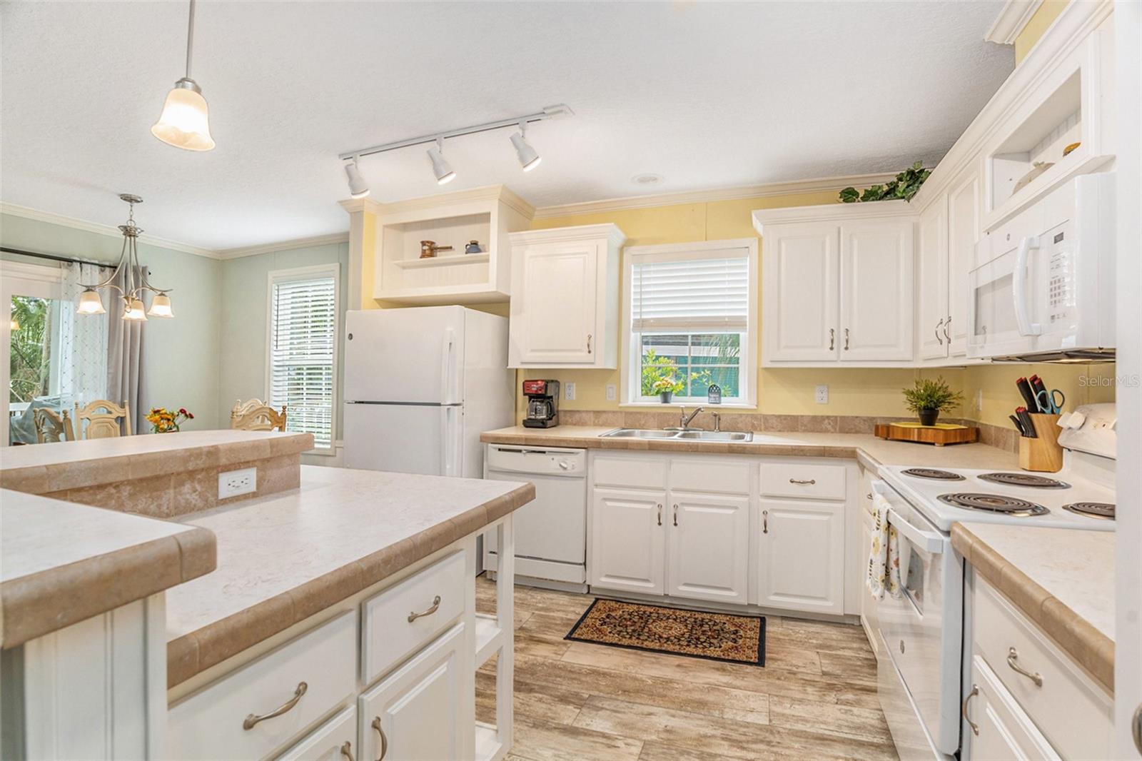WEEKI WACHEE RIVER RETREATS - Residential