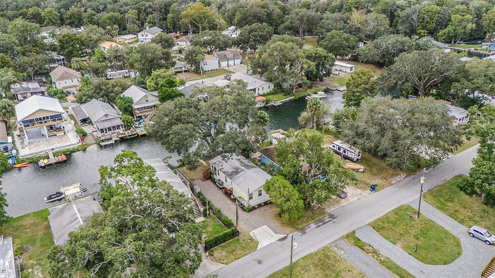 WEEKI WACHEE RIVER RETREATS - Residential
