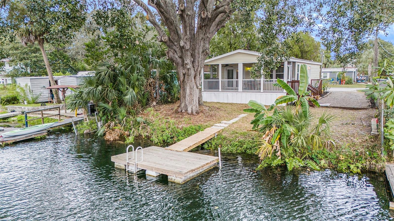 WEEKI WACHEE RIVER RETREATS - Residential