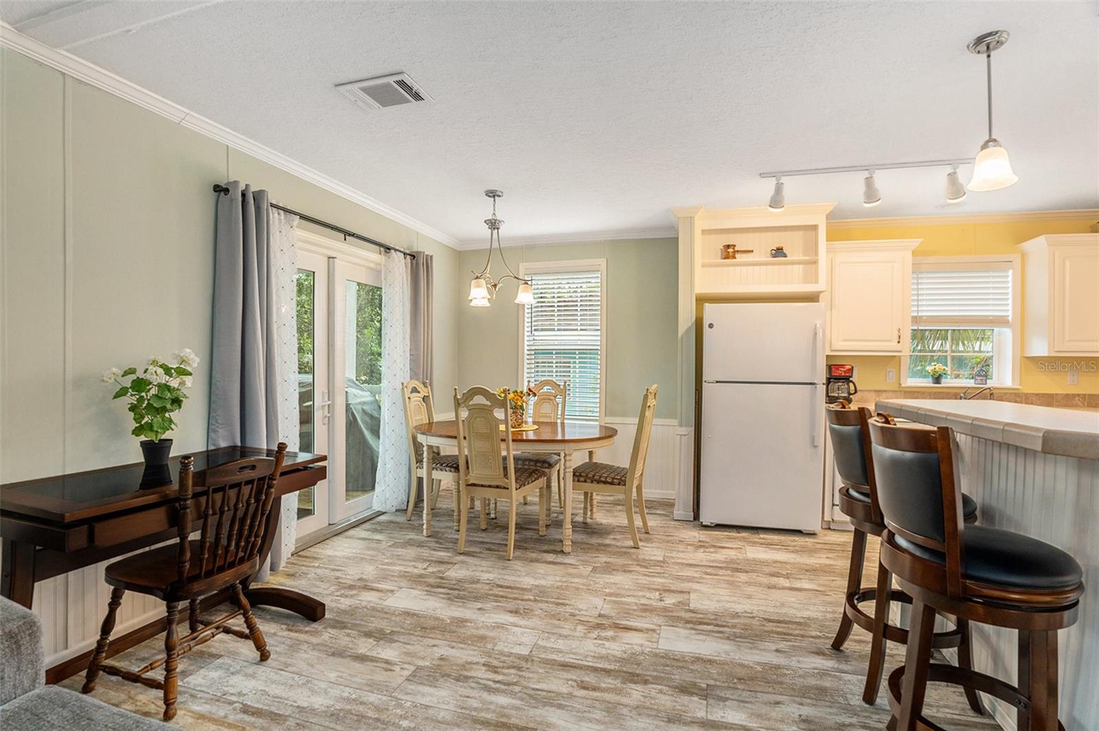 WEEKI WACHEE RIVER RETREATS - Residential