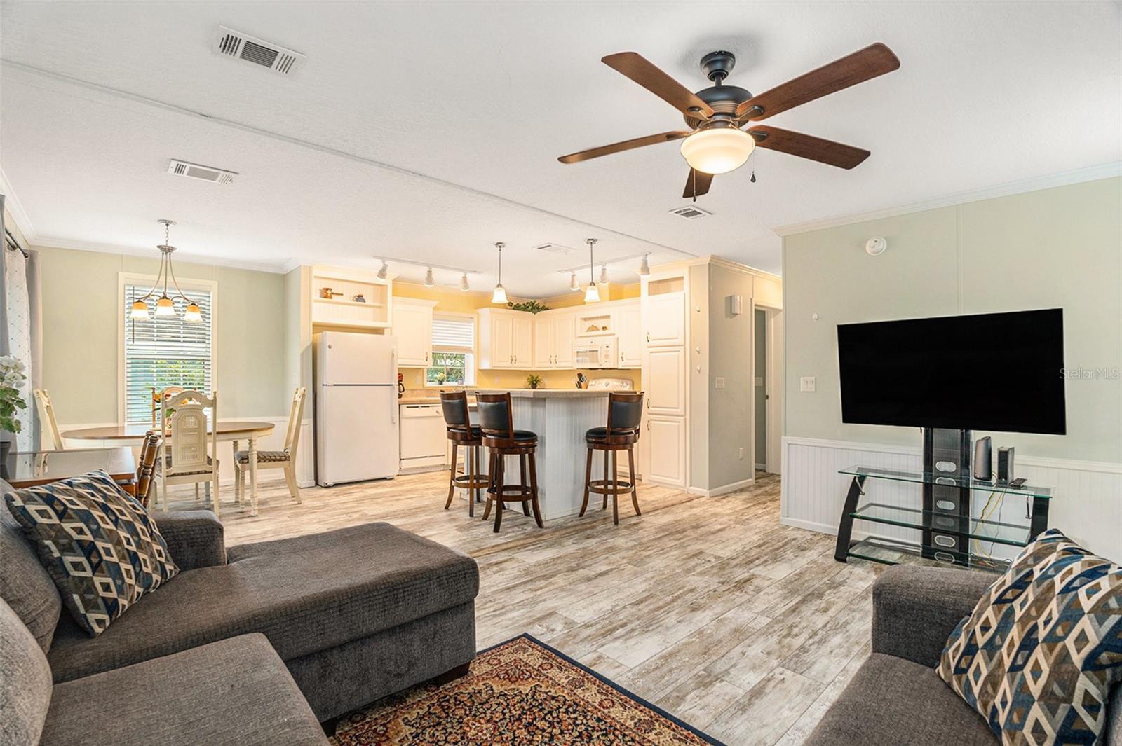 WEEKI WACHEE RIVER RETREATS - Residential
