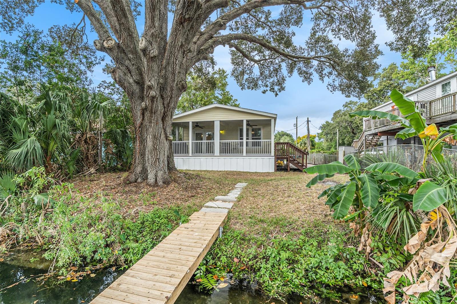 WEEKI WACHEE RIVER RETREATS - Residential