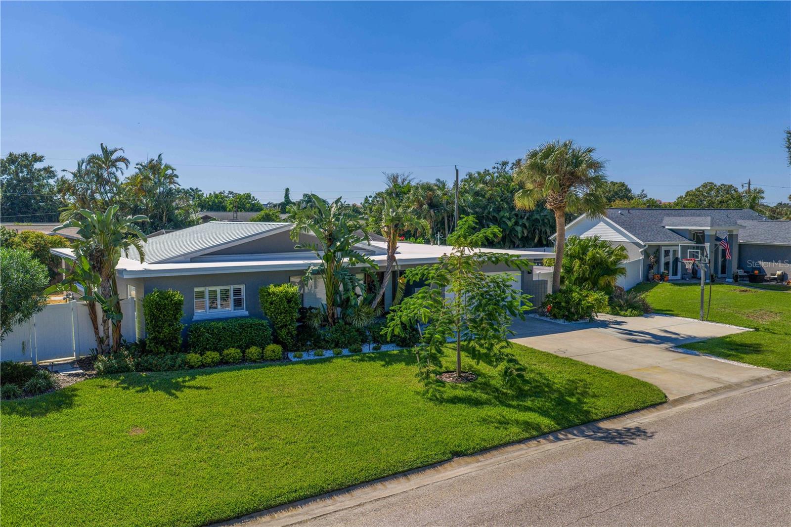 MAXIMO MOORINGS - Residential